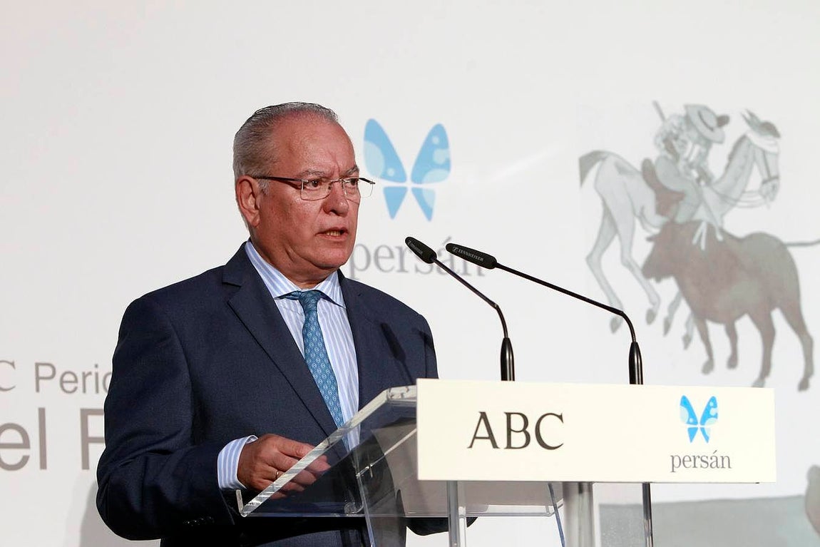 Emotivo homenaje a Fernando Carrasco, ganador del premio Manuel Ramírez