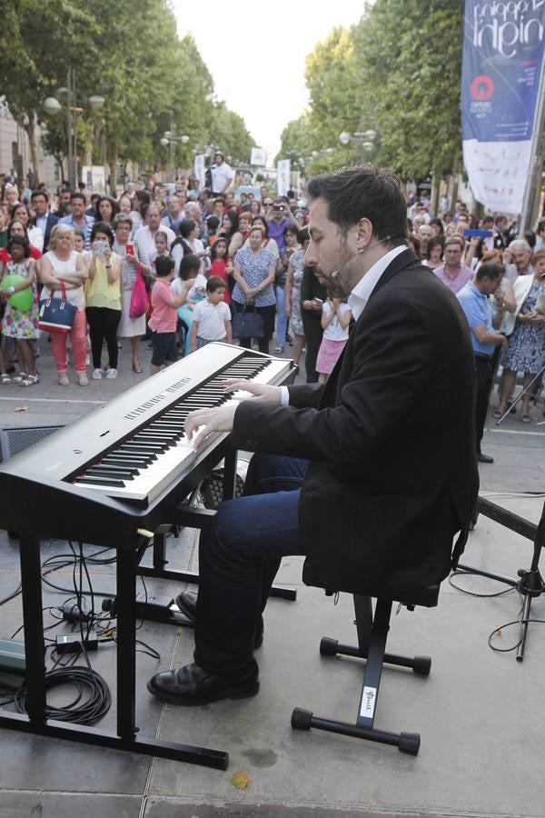 Estampas de una noche de compras en Córdoba