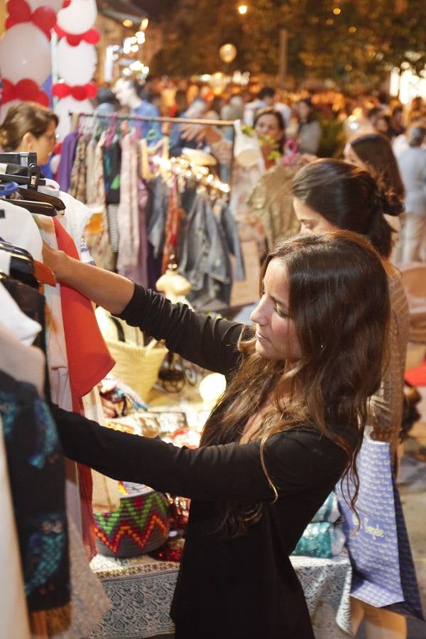 Estampas de una noche de compras en Córdoba