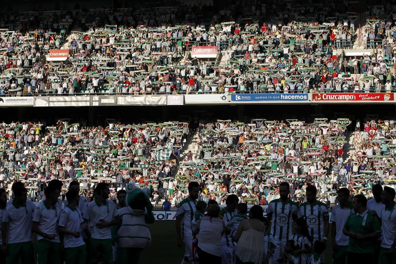 En imágenes, el ambiente en la grada de El Arcángel
