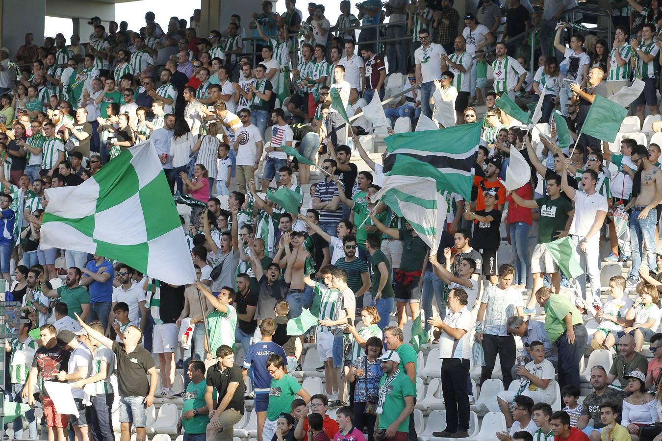 En imágenes, el ambiente en la grada de El Arcángel