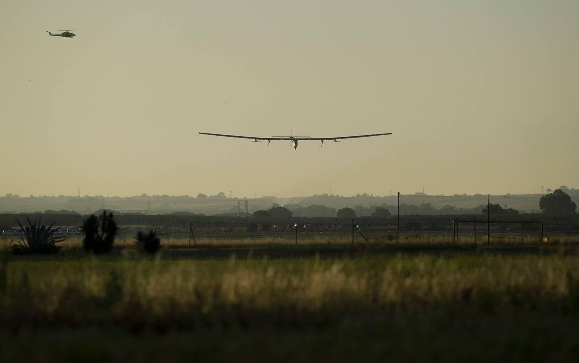 Las mejores imágenes de la llegada del avión Solar Impulse