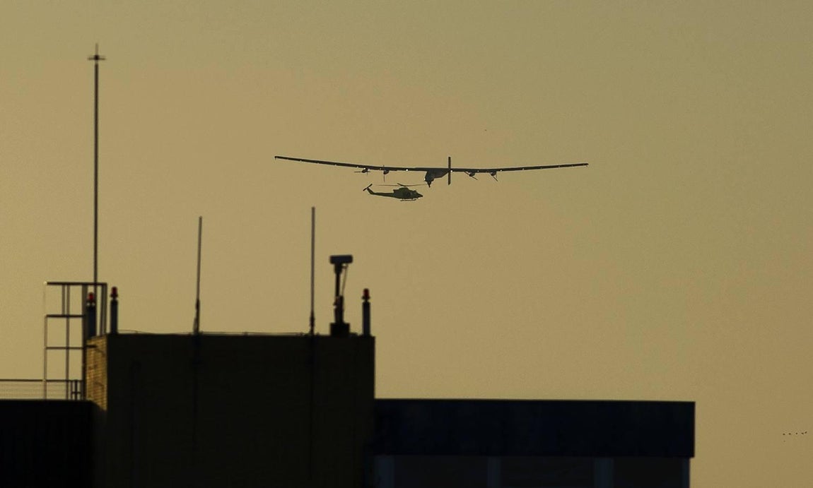Las mejores imágenes de la llegada del avión Solar Impulse