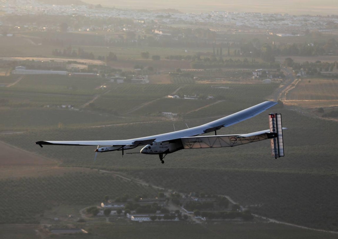 Las mejores imágenes de la llegada del avión Solar Impulse