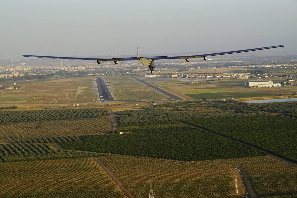 Las mejores imágenes de la llegada del avión Solar Impulse