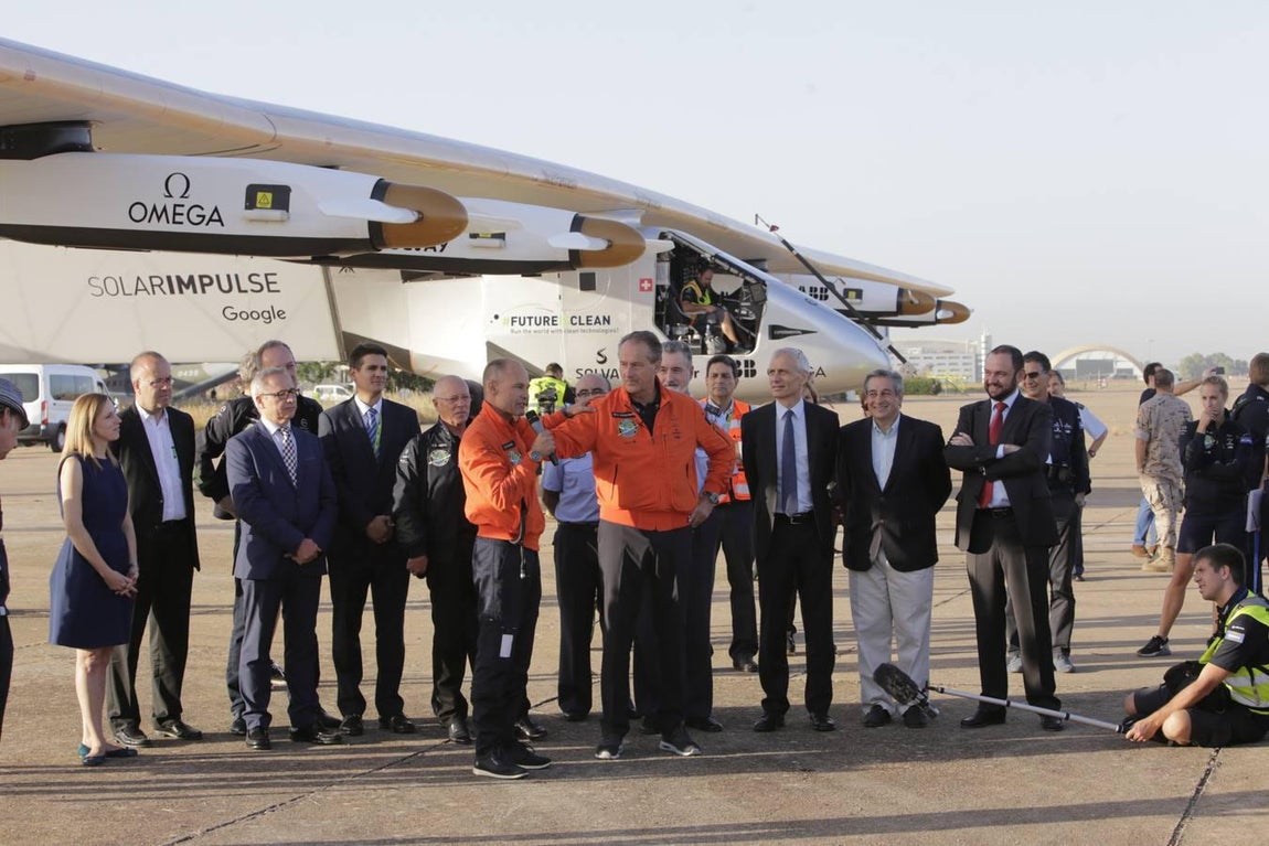 Las mejores imágenes de la llegada del avión Solar Impulse
