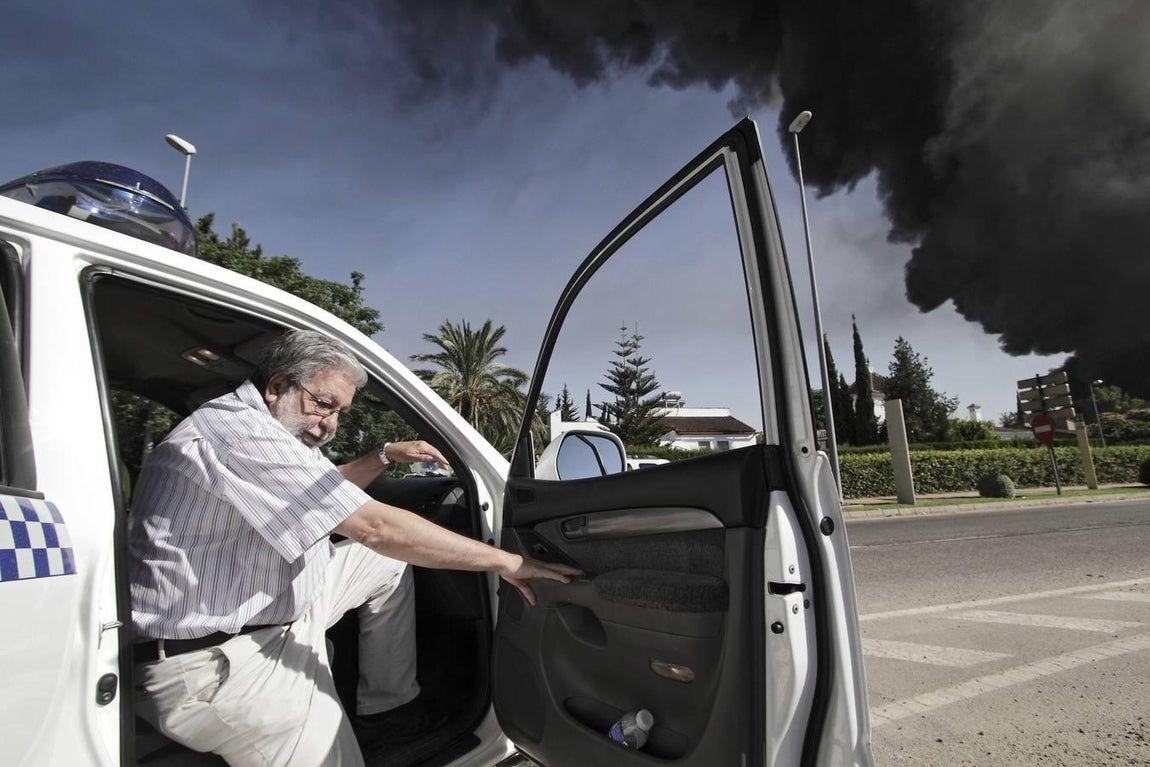 Las imágenes del impresionante fuego en la factoría nazarena