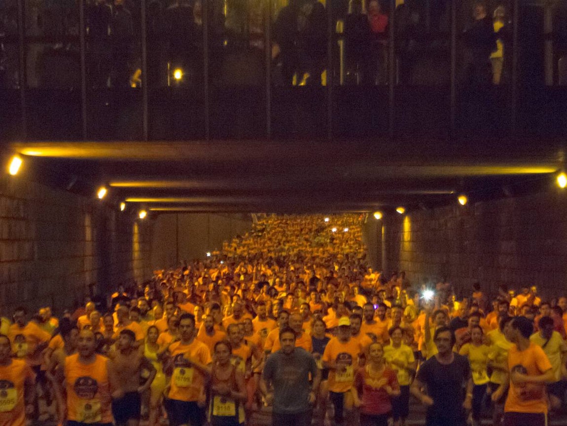 Los sevillanos disfrutan del «running» en la Nocturna