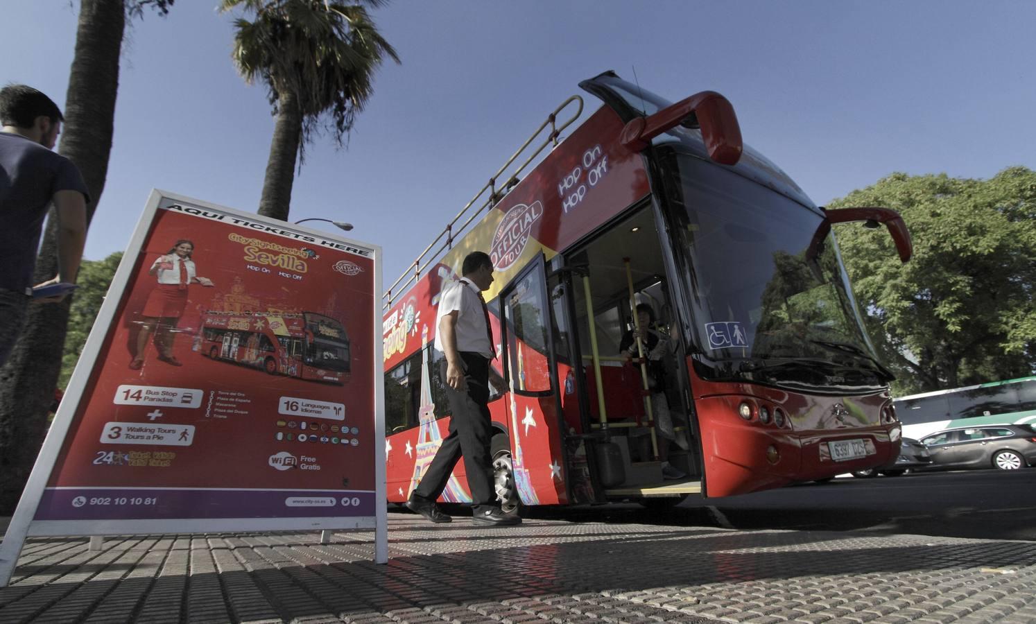 De recorrido por Sevilla en el autobús turístico