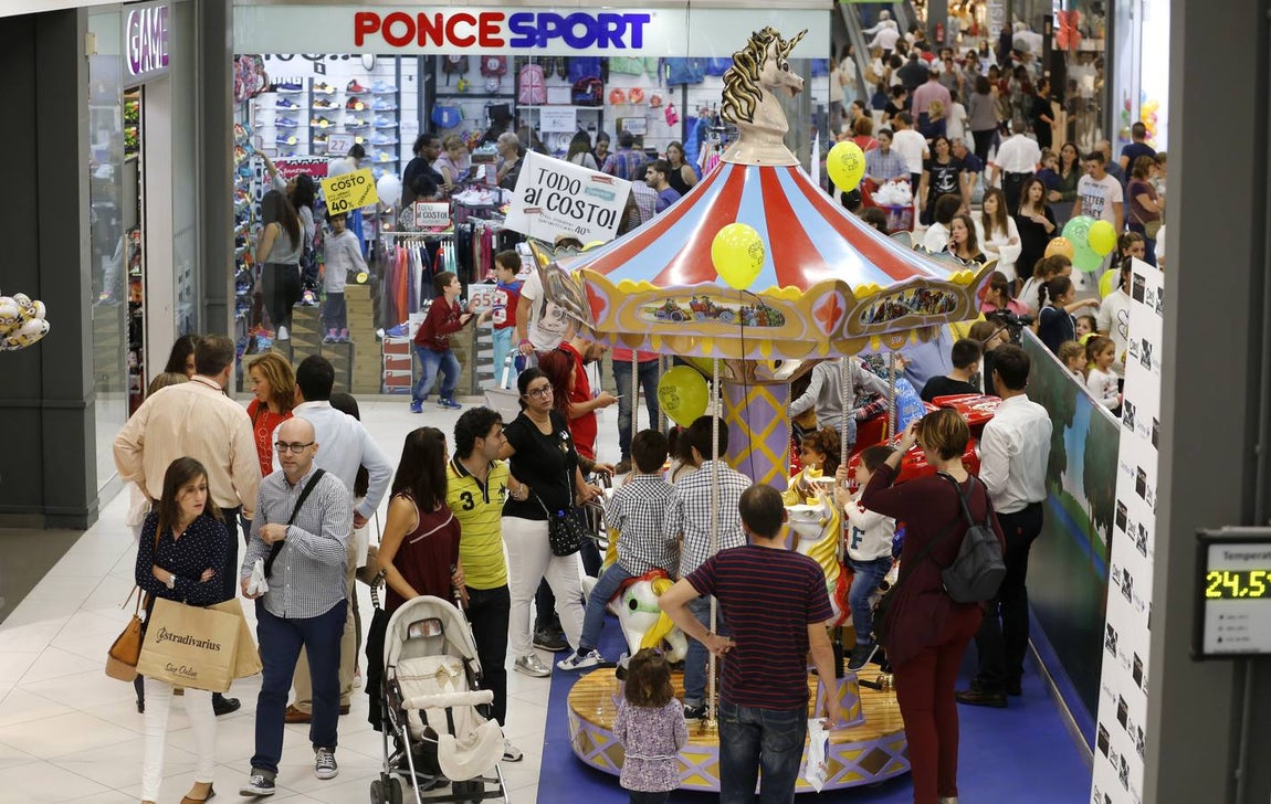 Exitosa primera «Shopping Night» de La Sierra, en imágenes