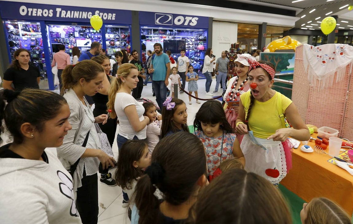 Exitosa primera «Shopping Night» de La Sierra, en imágenes