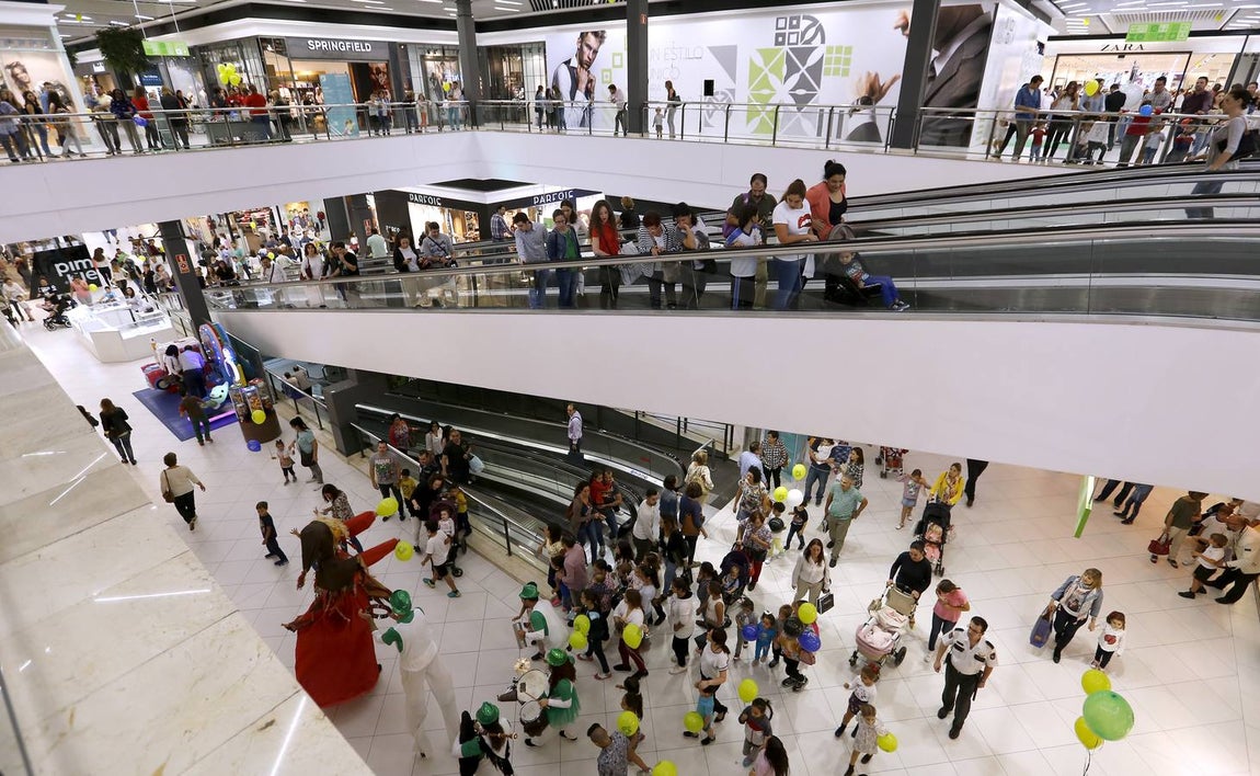 Exitosa primera «Shopping Night» de La Sierra, en imágenes