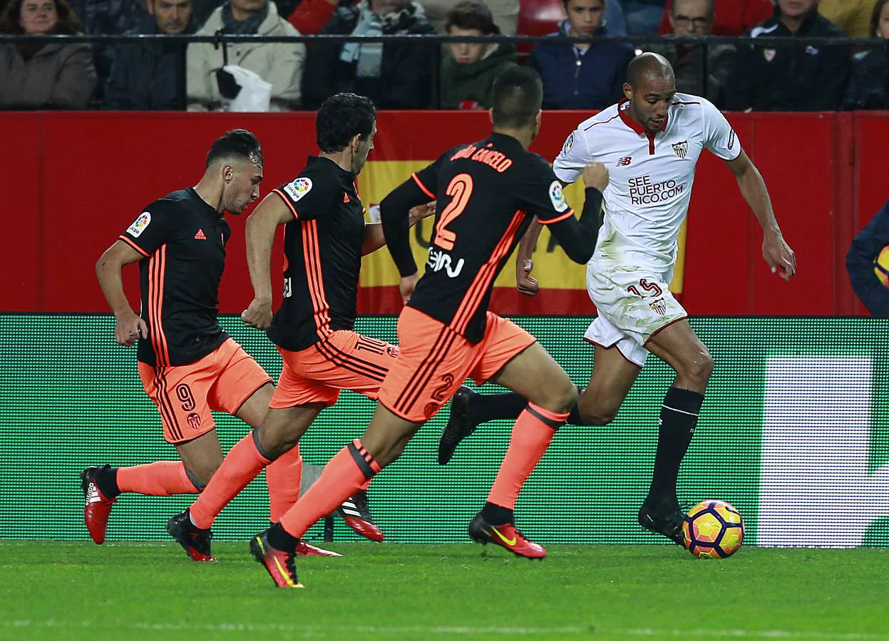 La victoria del Sevilla ante el Valencia, en imágenes