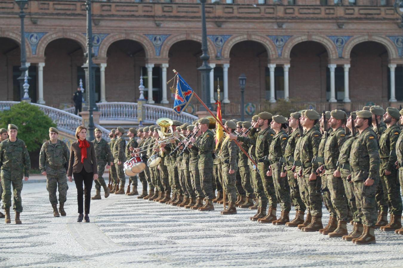 La visita de la ministra de Defensa al Cuartel General de la Fuerza Terrestre, en imágenes