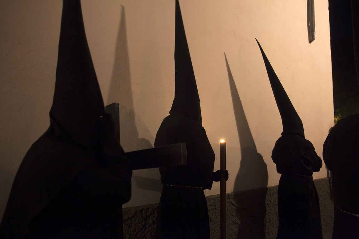 Las fotos de la hermandad del Via Crucis el Lunes Santo de la Semana Santa de Córdoba 2017