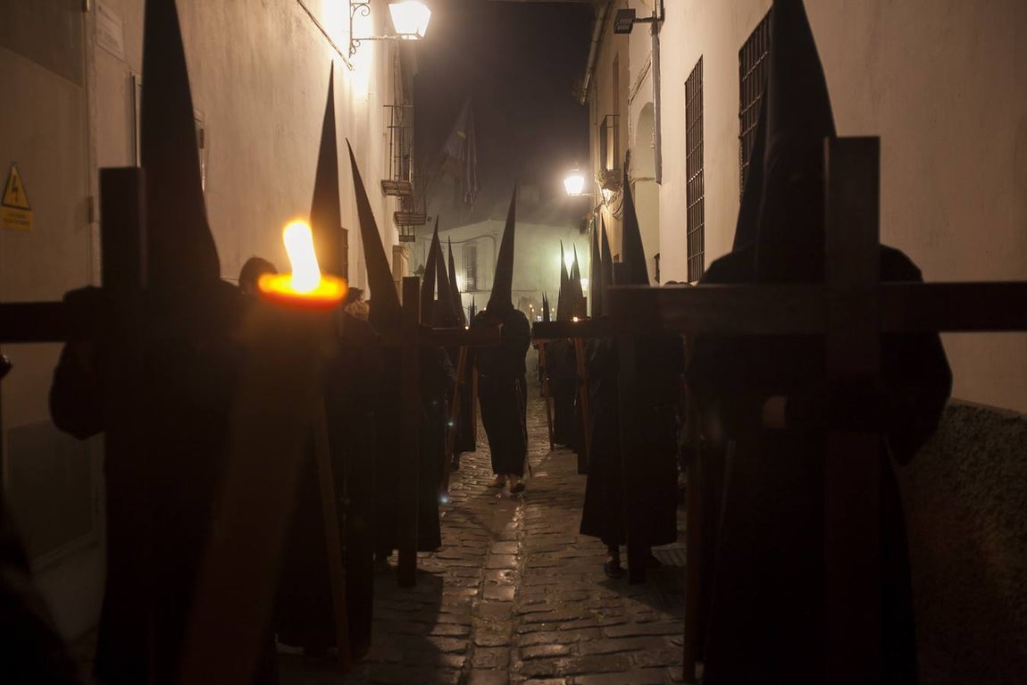 Las fotos de la hermandad del Via Crucis el Lunes Santo de la Semana Santa de Córdoba 2017