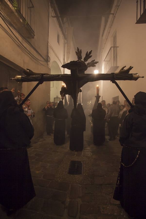 Las fotos de la hermandad del Via Crucis el Lunes Santo de la Semana Santa de Córdoba 2017