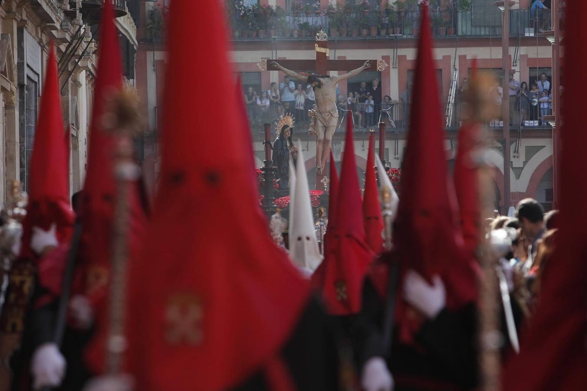 Las fotos de la Caridad del Jueves Santo de la Semana Santa de Córdoba de 2017