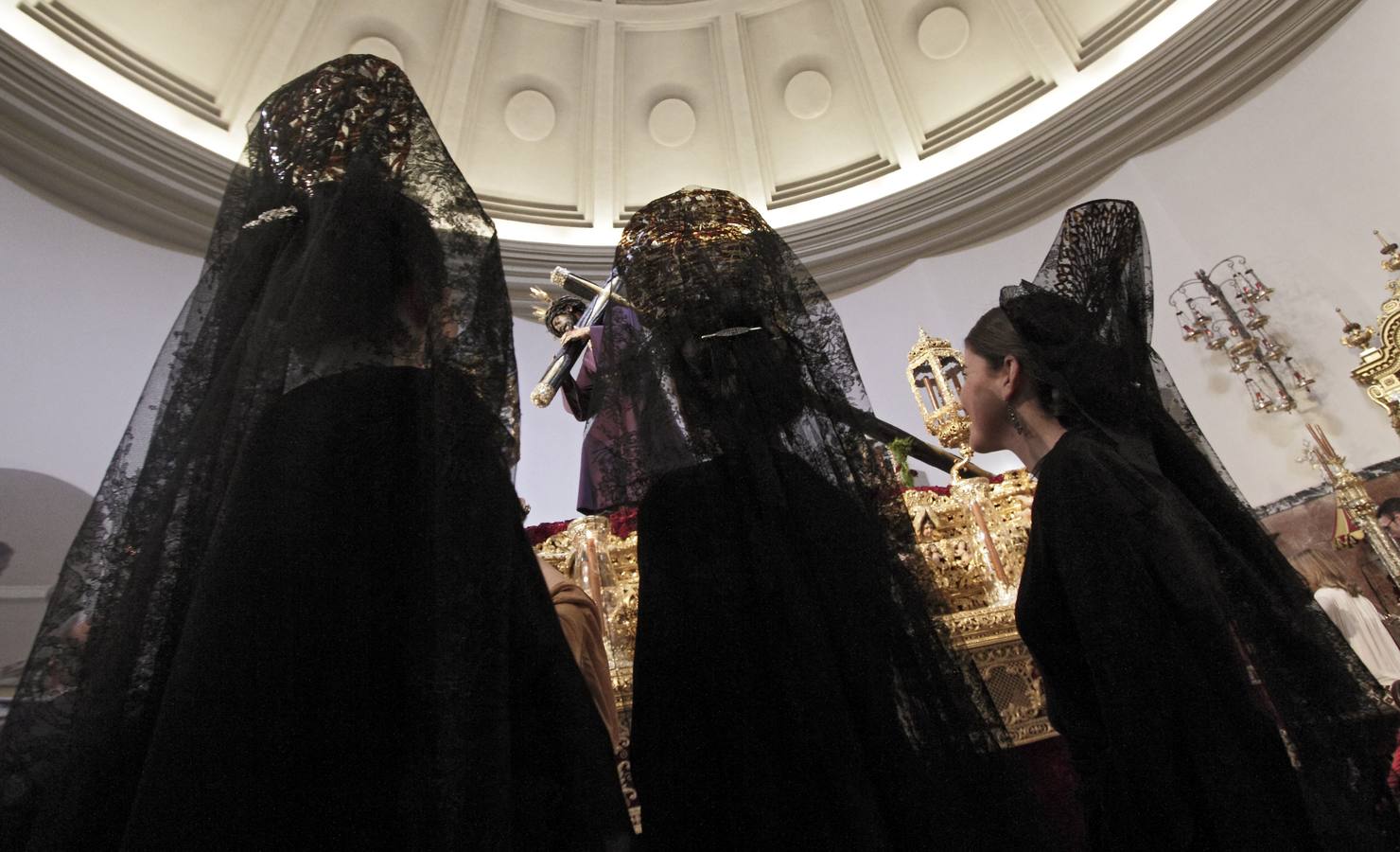 Visita a los templos del Silencio, el Gran Poder y la Macarena
