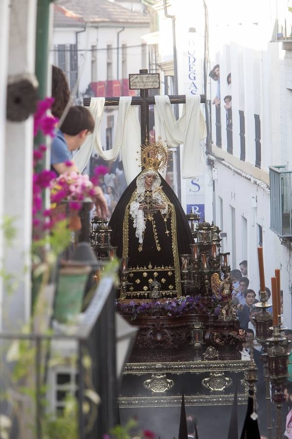 Las fotos de la Soledad del Viernes Santo de la Semana Santa de Córdoba 2017
