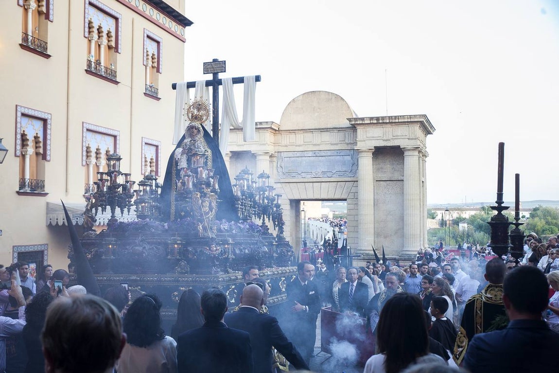 Las fotos de la Soledad del Viernes Santo de la Semana Santa de Córdoba 2017