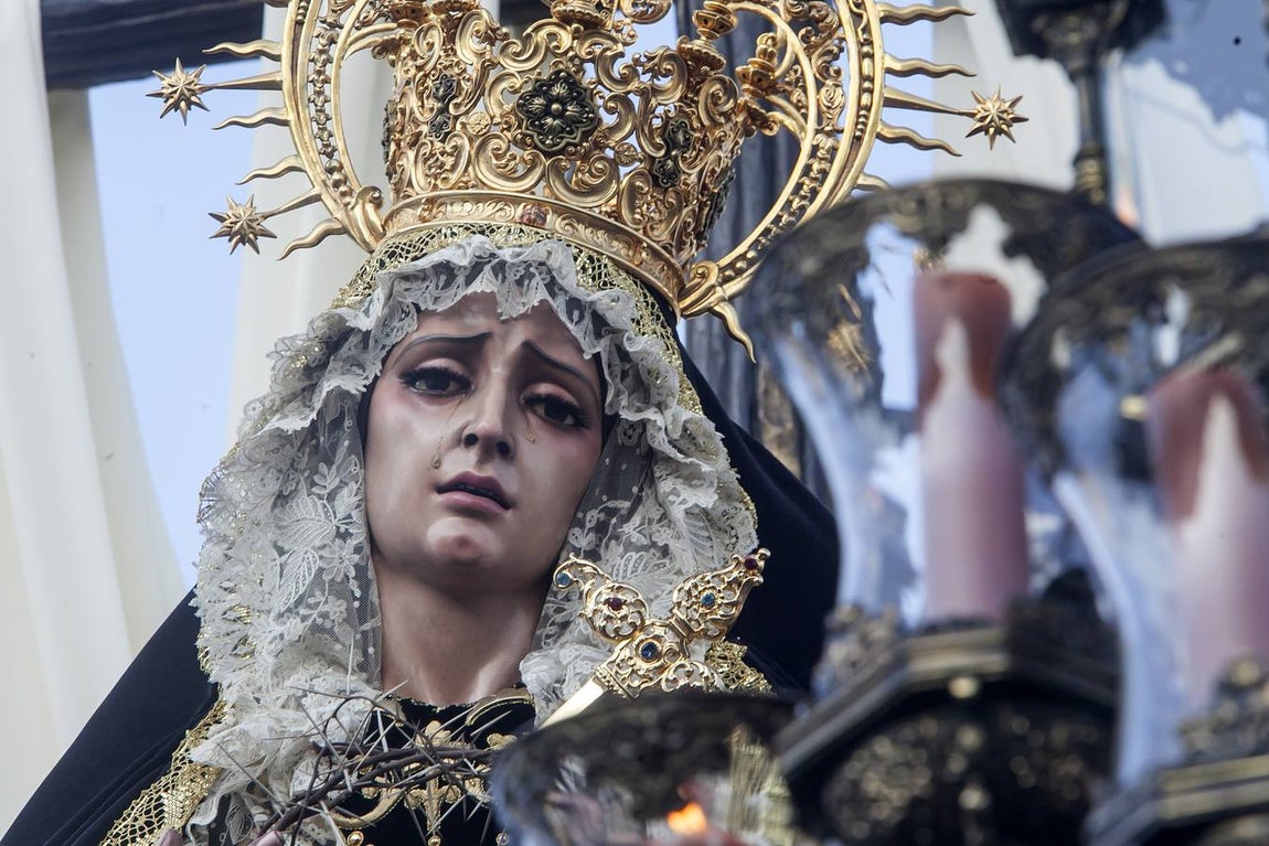 Las fotos de la Soledad del Viernes Santo de la Semana Santa de Córdoba 2017