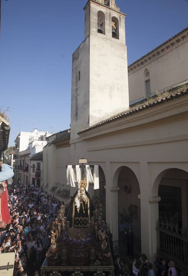 Las fotos de la Soledad del Viernes Santo de la Semana Santa de Córdoba 2017