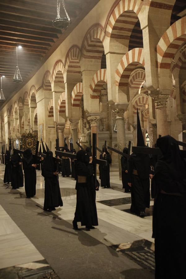 Las fotos de la Expiración del Viernes Santo de la Semana Santa de Córdoba 2017
