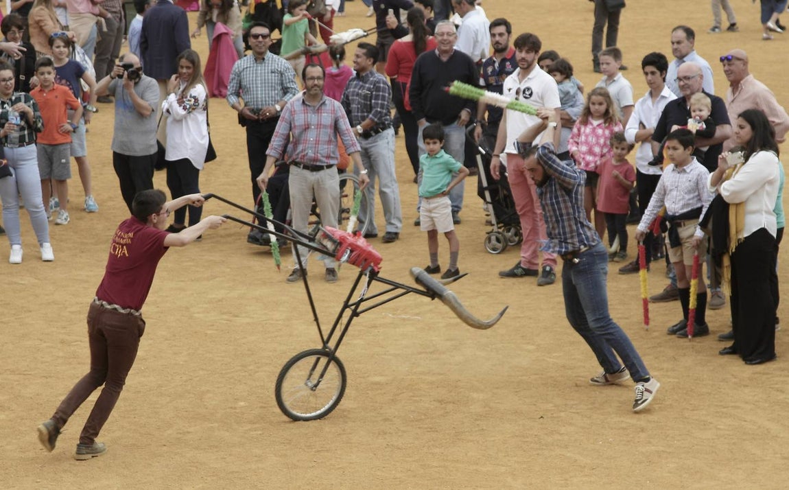 Esta actividad, organizada por la empresa Pagés en colaboración con la Fundación Cajasol, busca difundir los valores del toreo.