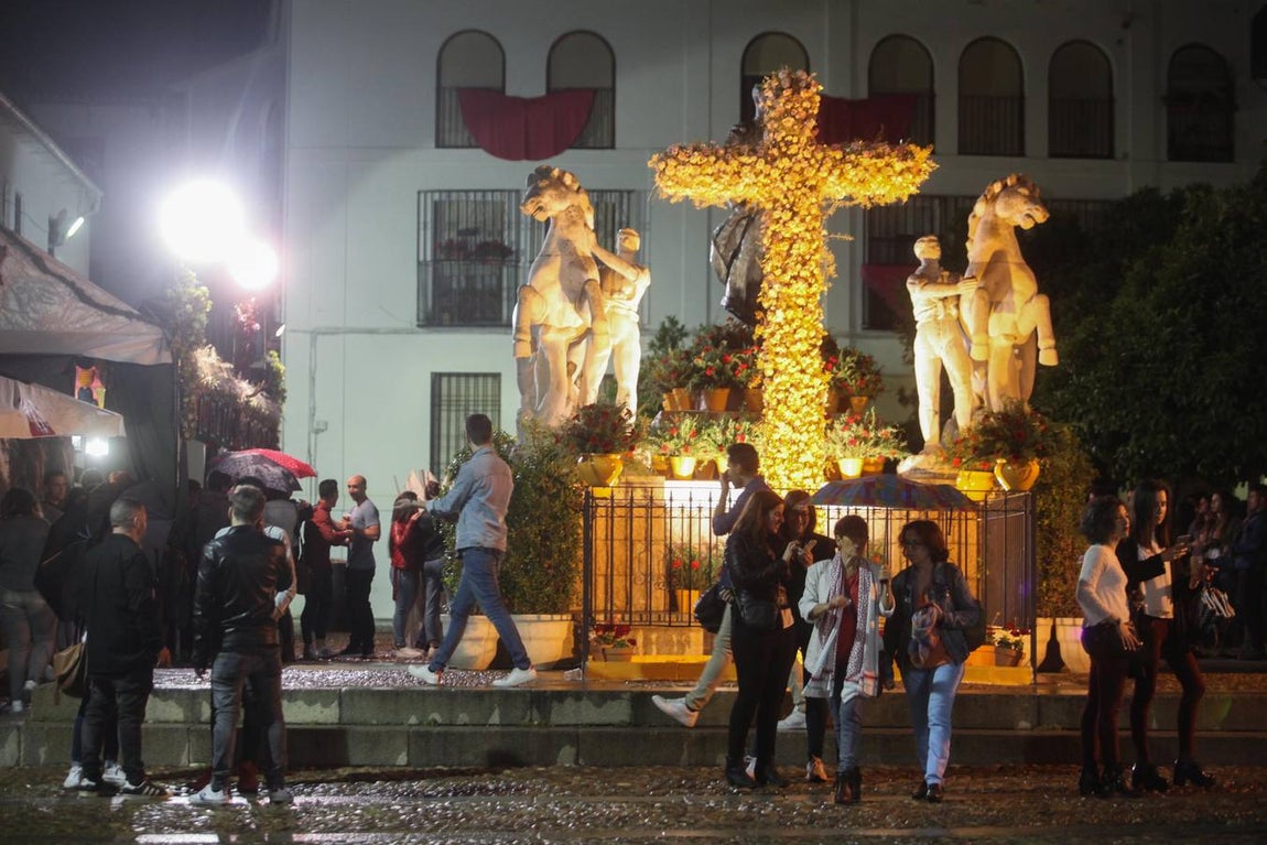 En imágenes, el primer día de las Cruces de Mayo de Córdoba 2017