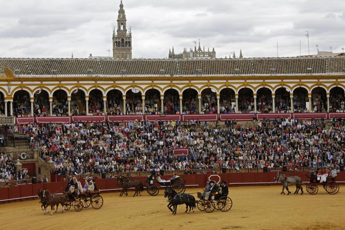 Las imágenes de la XXXII Exhibición de Enganches de Sevilla en la Maestranza
