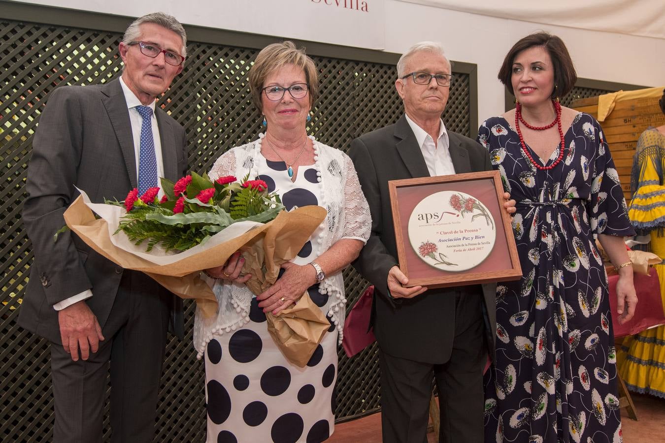 Entrega de los Premios «Los claveles de la Prensa» en la Caseta de la Asociación de la Prensa