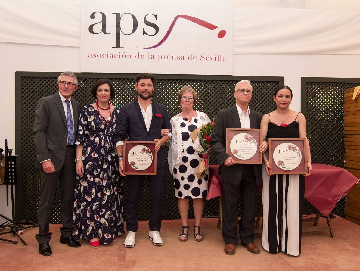 Entrega de los Premios «Los claveles de la Prensa» en la Caseta de la Asociación de la Prensa