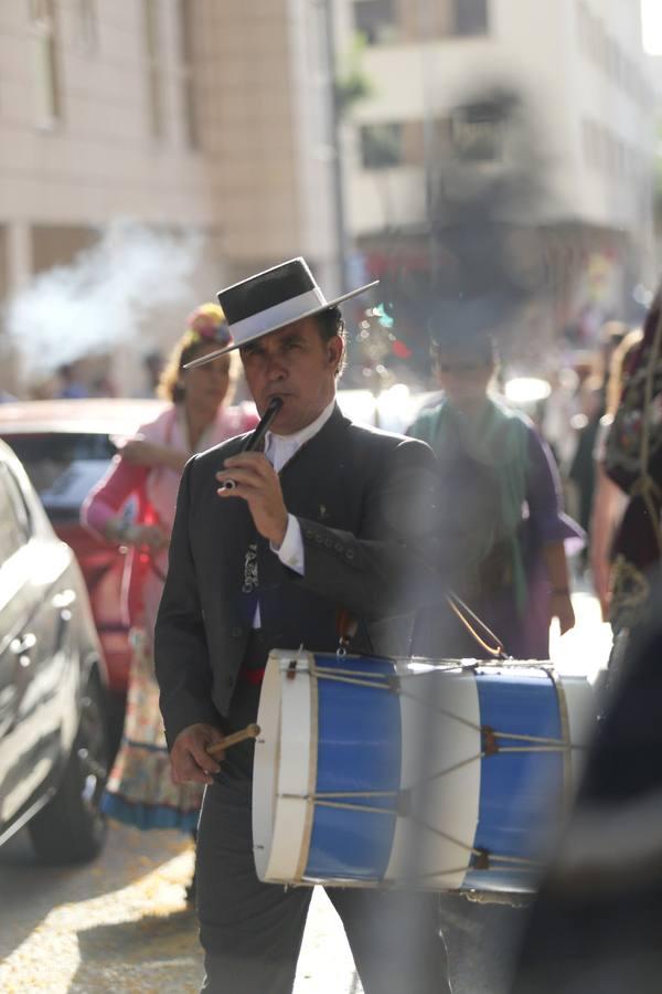 La salida de la hermandad del Rocío de Sevilla Sur, en imágenes