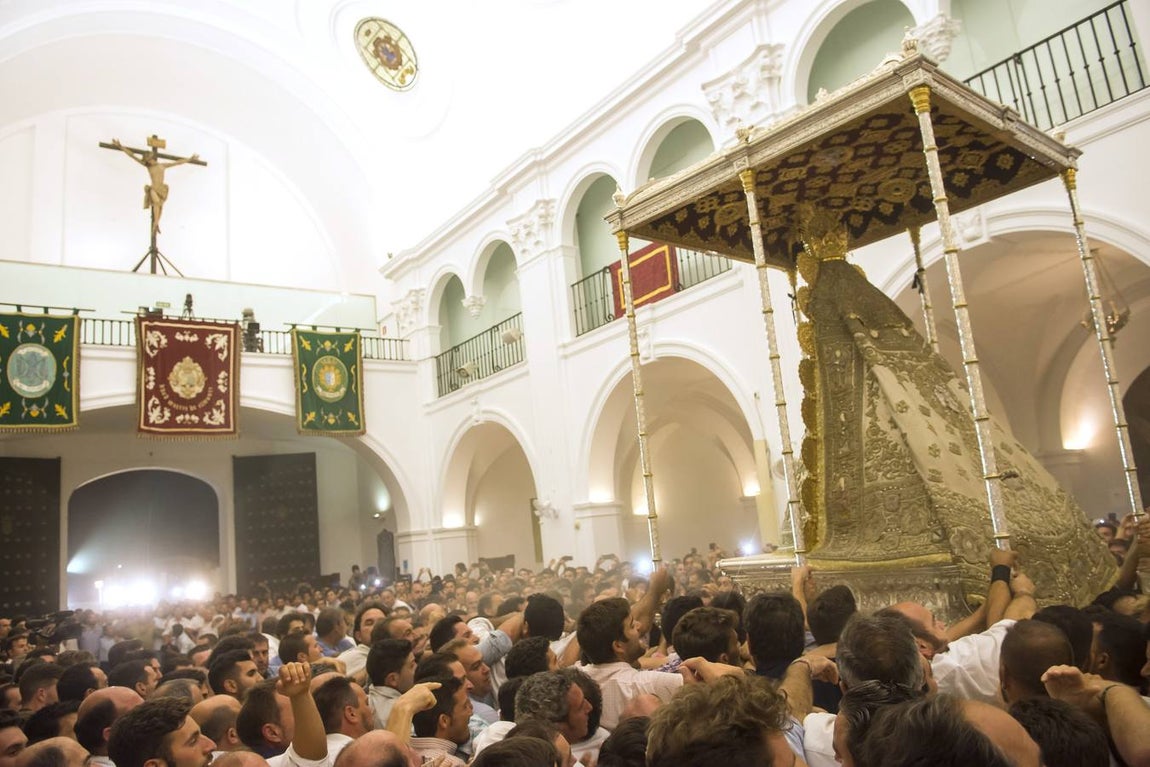 Las imágenes de la salida de la Virgen del Rocío