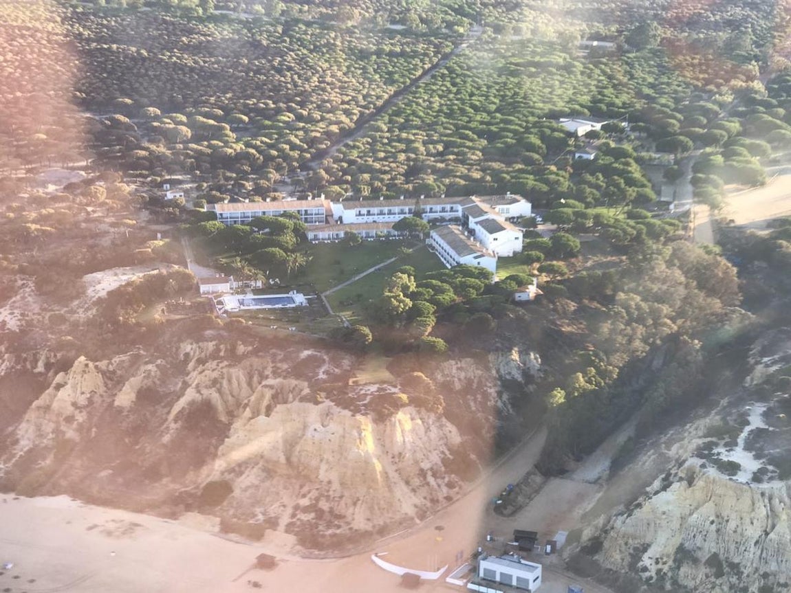 Fotografía aéreas del incendio que ha afectado al perímetro del Parque Nacional de Doñana, entre las localidades de Mazagón y Matalascañas