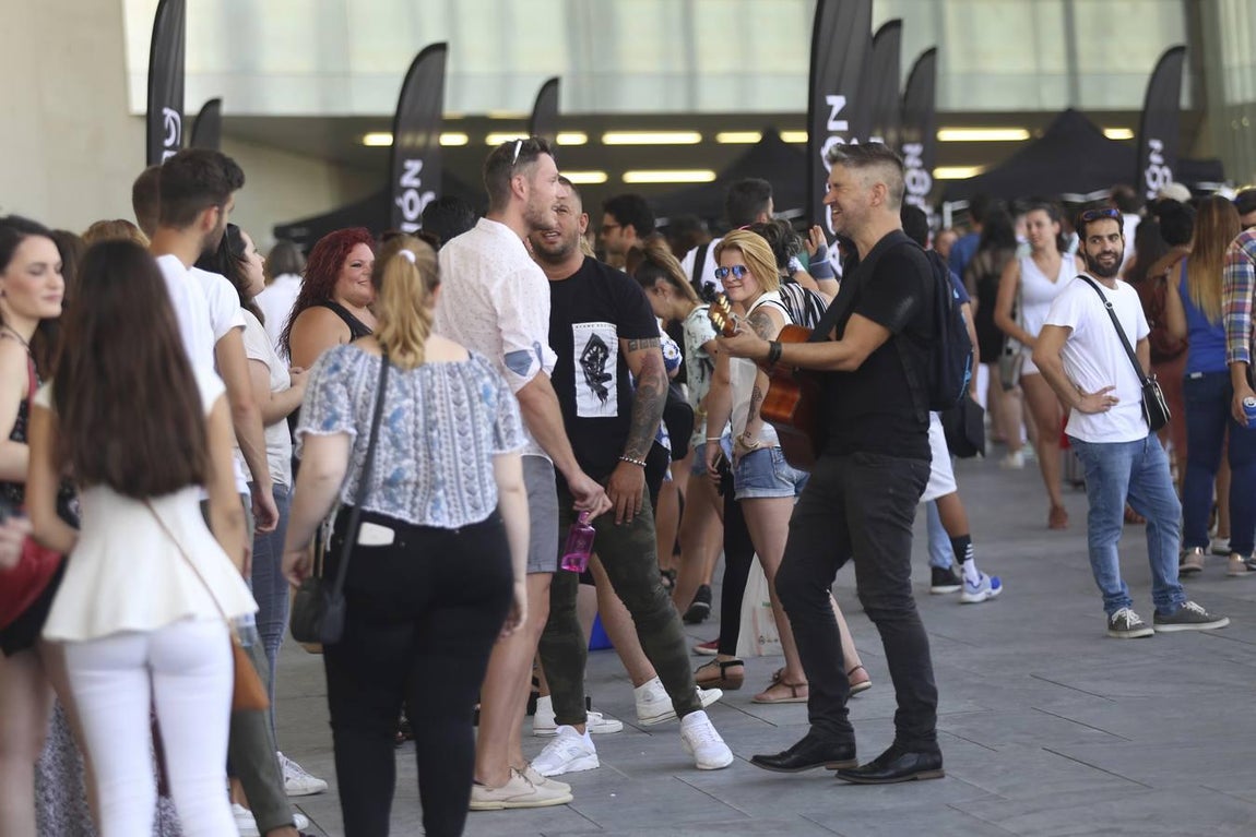 Encuéntrate en las fotos del casting de Operación Triunfo en Sevilla