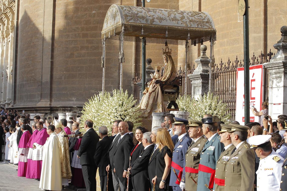 Calurosa bienvenida a la Virgen de los Reyes