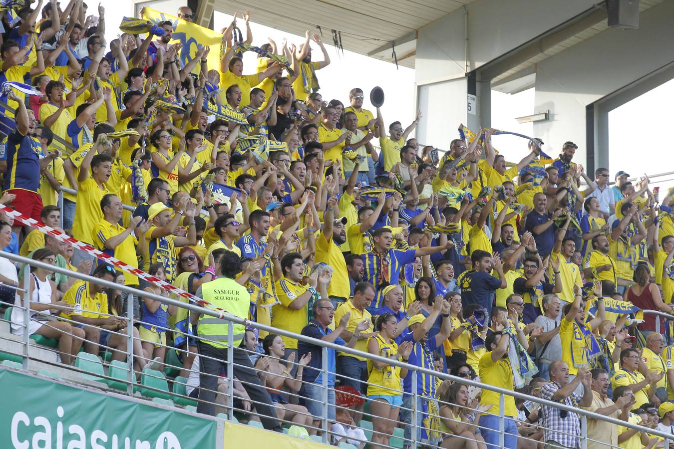 Así vivió la grada el debut del Córdoba ante el Cádiz