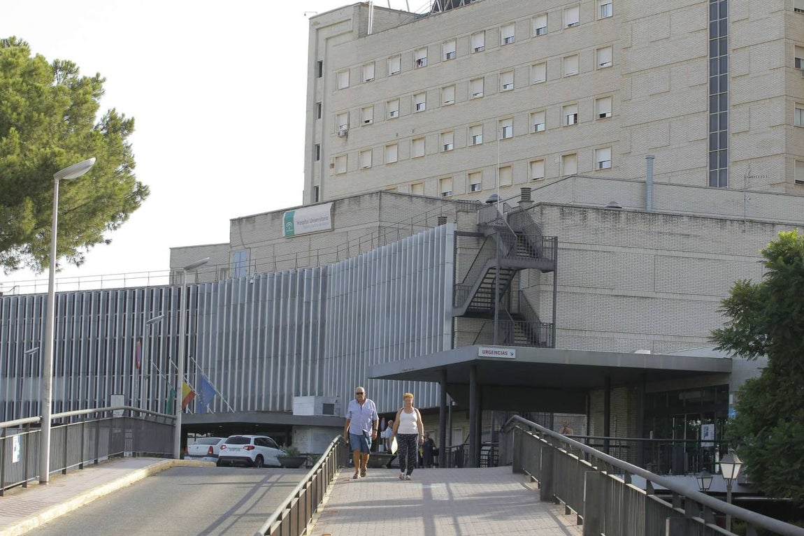 En imágenes: Muere aplastada por un ascensor en Valme