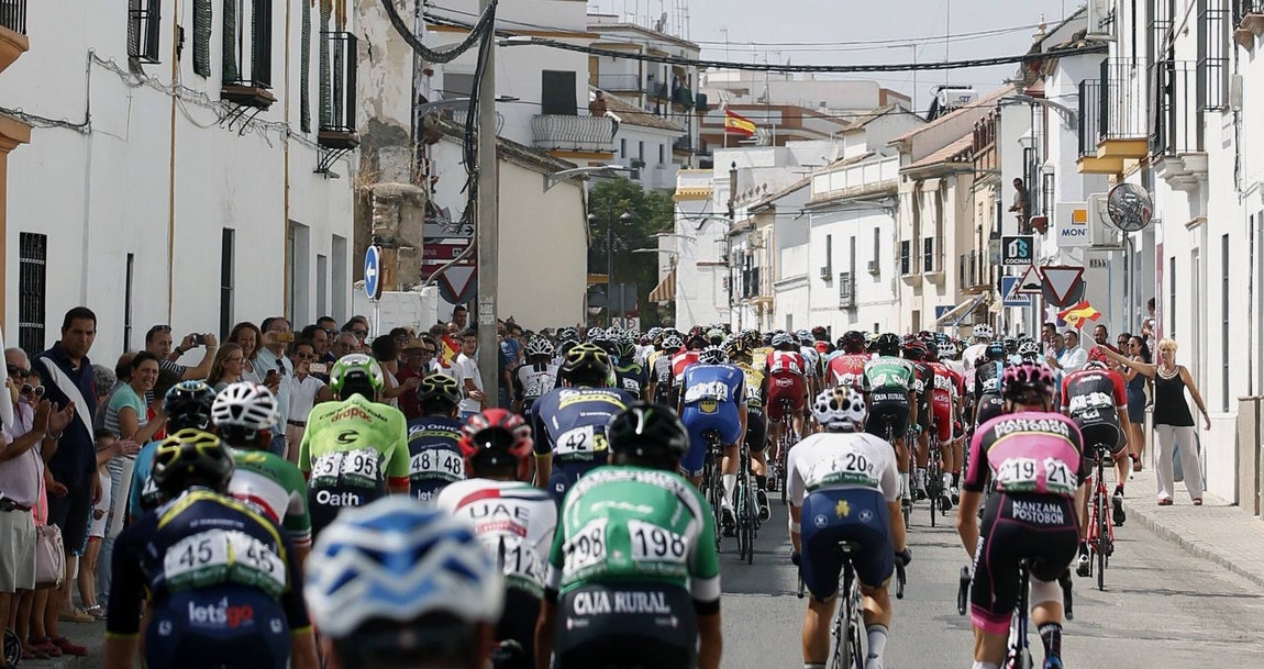 Así ha sido el paso de la Vuelta a España por Écija, Puente Genil y Sierra de la Pandera