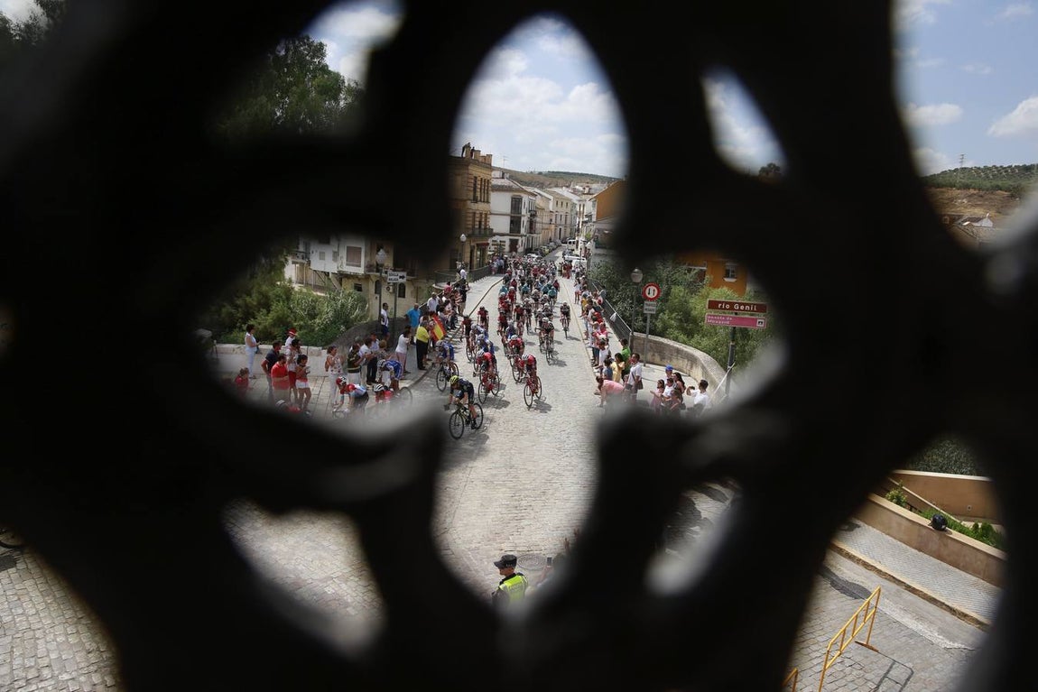 Así ha sido el paso de la Vuelta a España por Écija, Puente Genil y Sierra de la Pandera