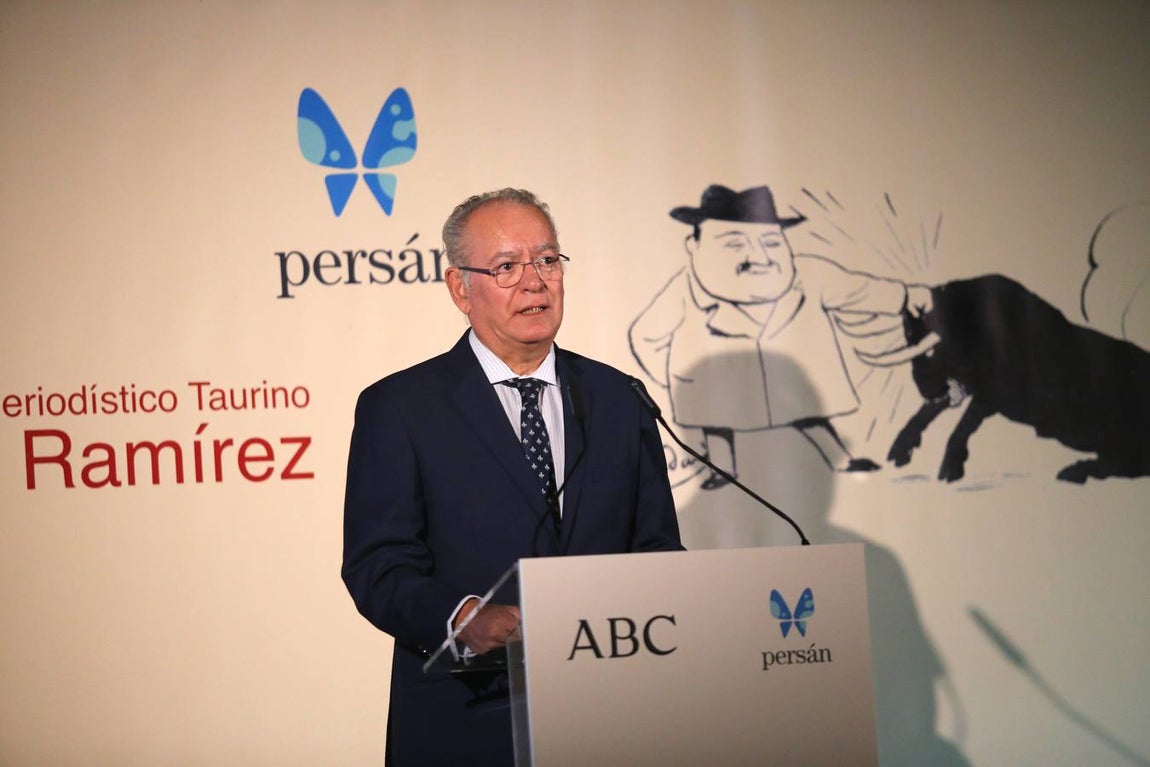 La entrega a Andrés Calamaro del Premio Taurino Manuel Ramírez, en imágenes (I)