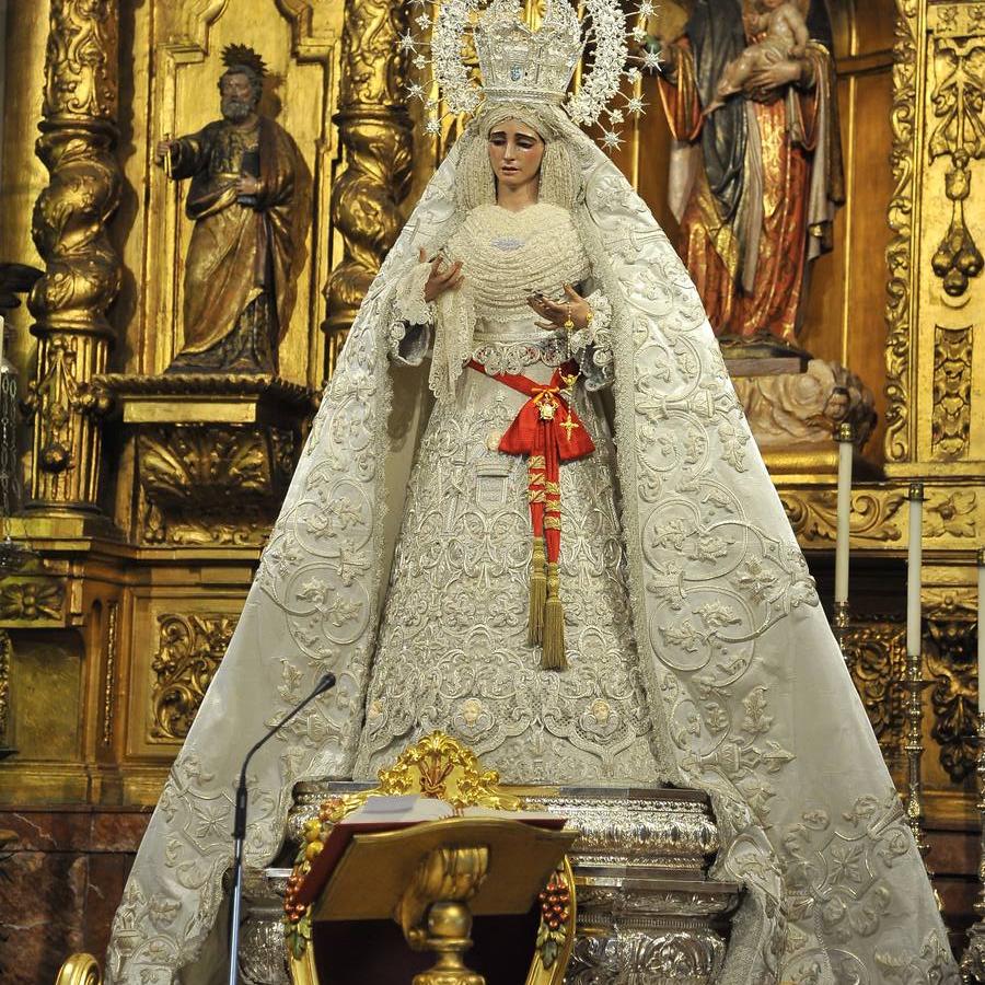 Galería del primer aniversario de la coronación de la Virgen de la Paz