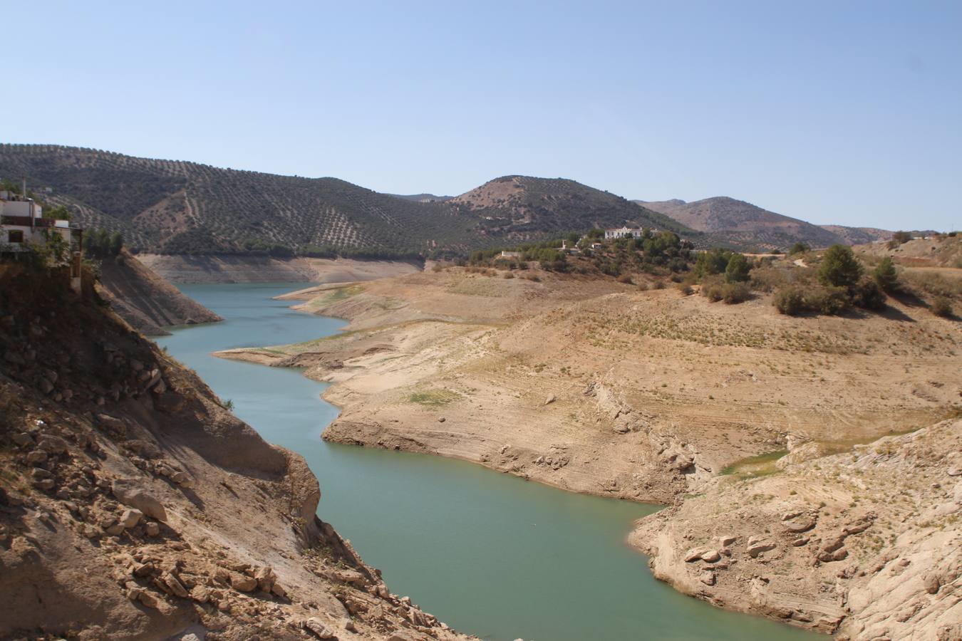 La sequía deja en mínimos el pantano de Iznájar