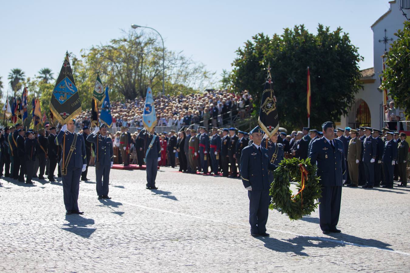 La celebración del Día del Veterano en Sevilla, en imágenes
