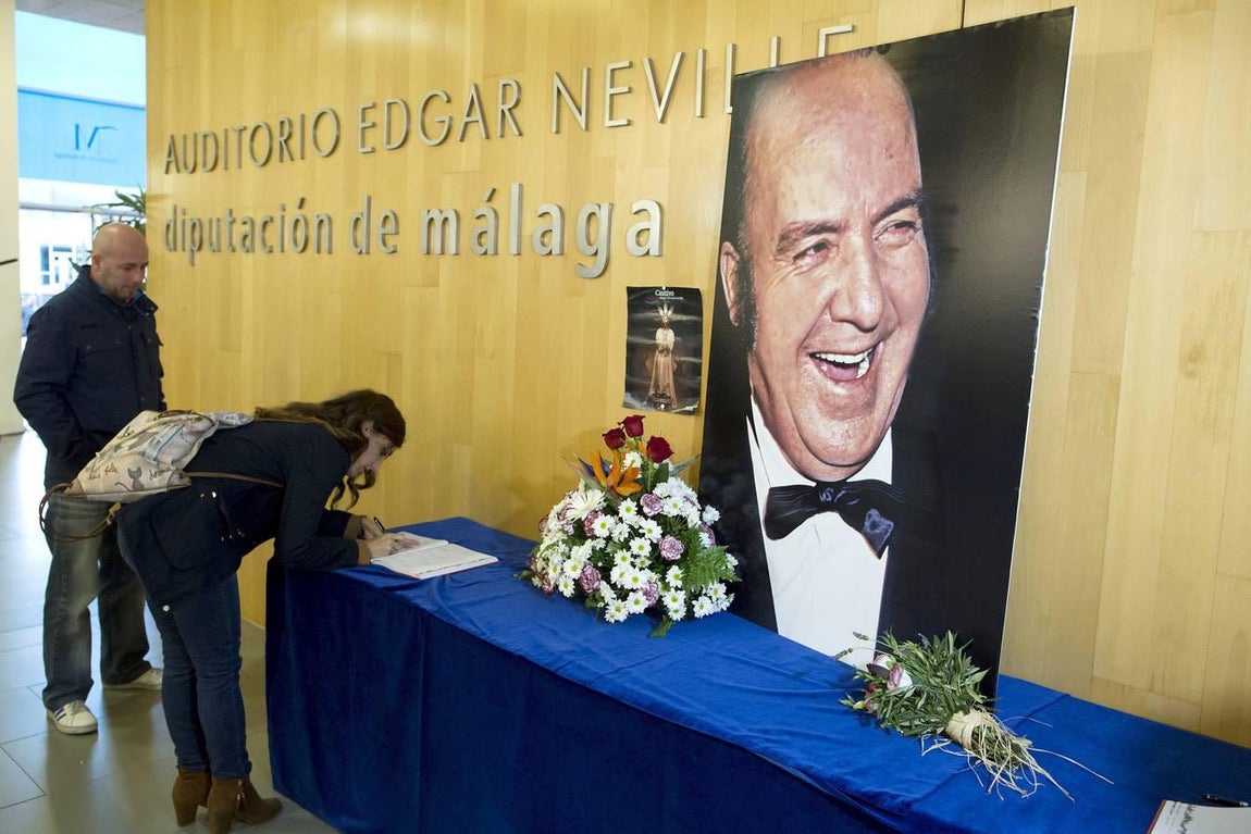 Rostros conocidos en la capilla ardiente del humorista