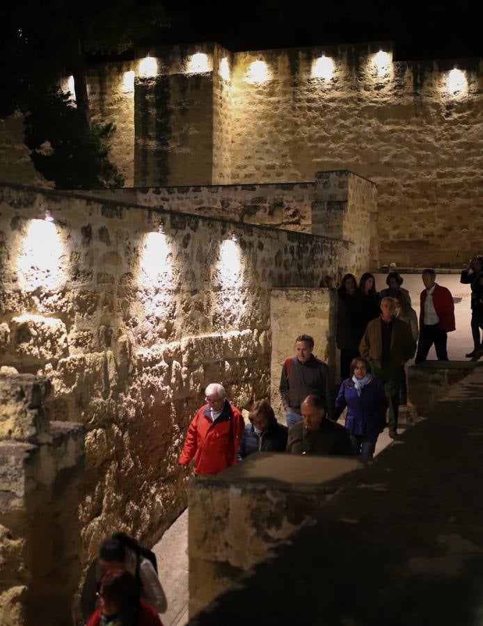 La primera visita nocturna a Medina Azahara, en imágenes