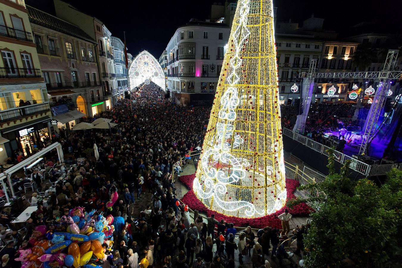 Málaga enciende la Navidad con su espectacular alumbrado