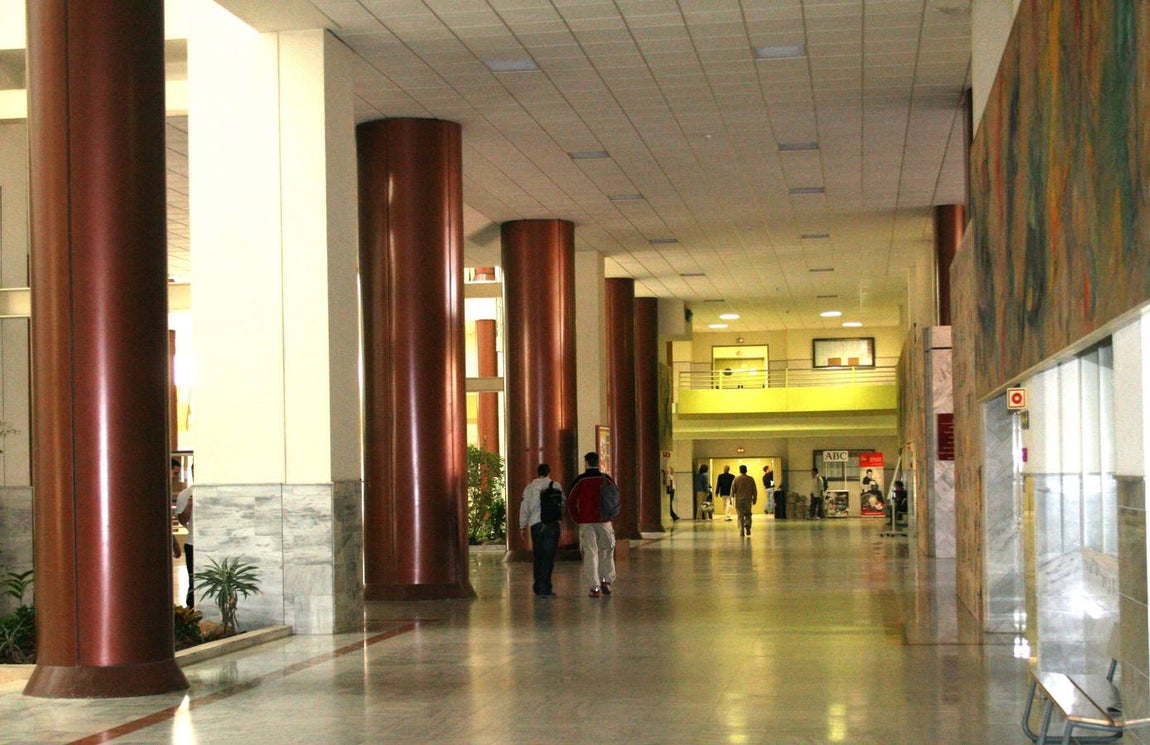 Escuela Técnica Superior de Ingenieros (y el resto de Facultades). 